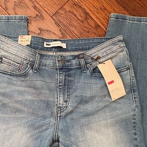 NEW Levi’s mid rise skinny